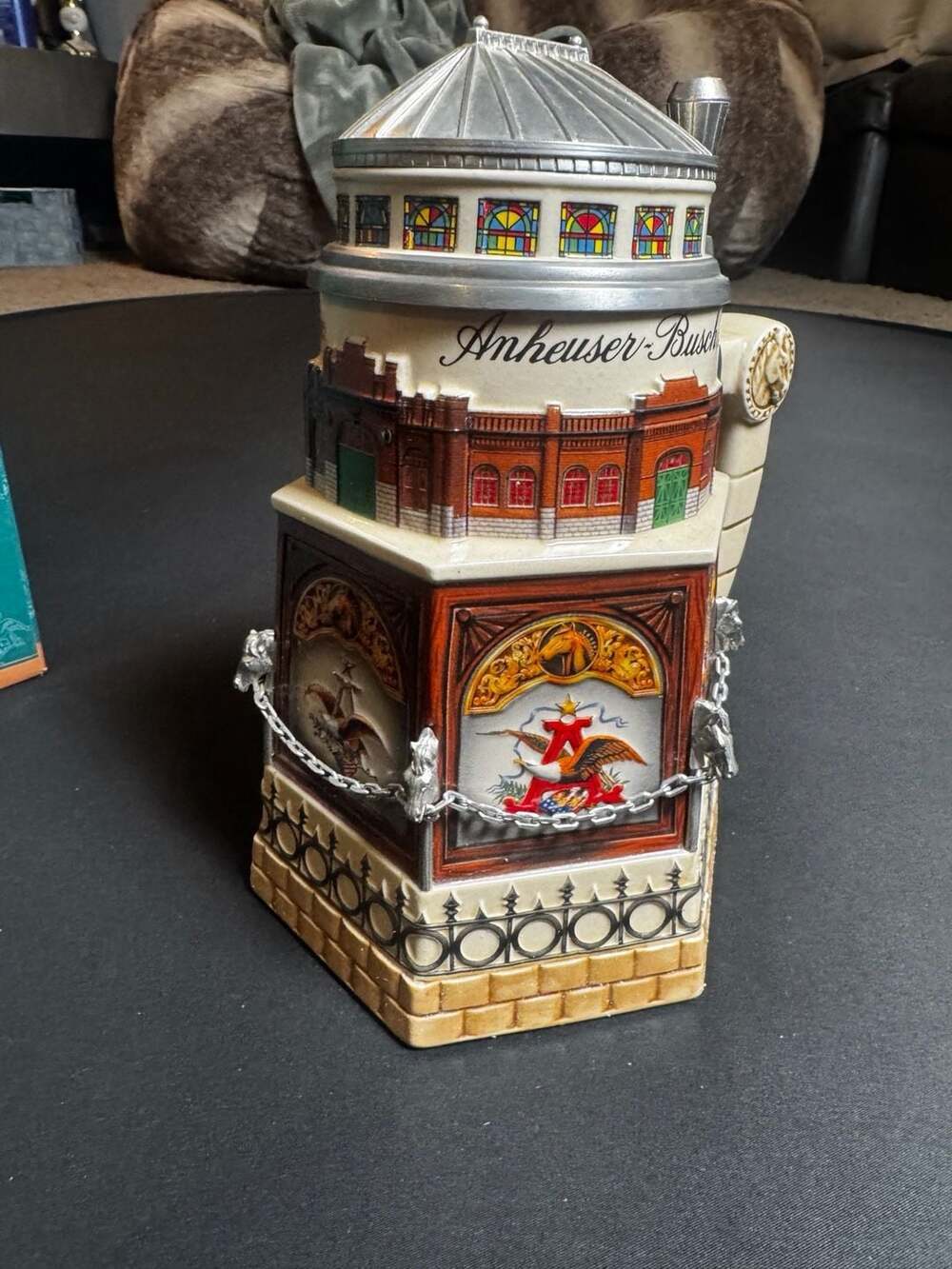 Anheuser-Busch Collectors Club 1999 Member Exclusive Clydesdale Stable  CB11